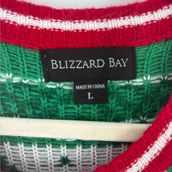 Bizzaro Ltd Green and Red Llama Christmas Sweater - Picture 3 of 8